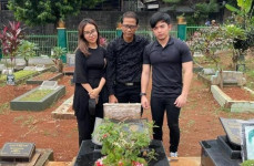 Ziarah Makam Vanessa Angel, Nicky Tirta dan Doddy Sudrajat Dicibir Netizen
