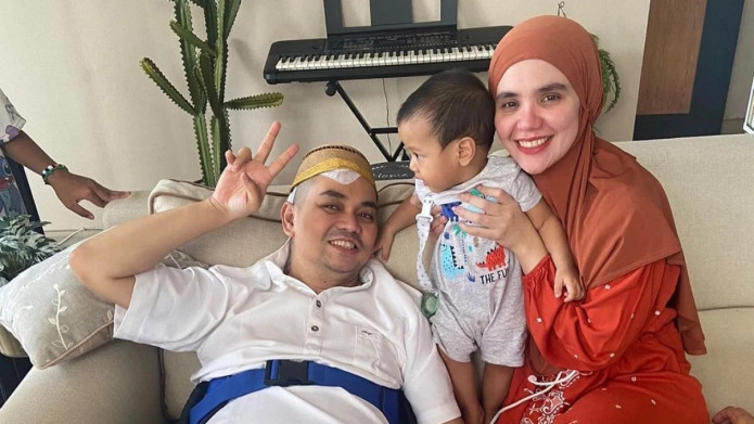 Beginilah Kondisi Indra Bekti yang Digugat Cerai di Tengah Penyembuhan