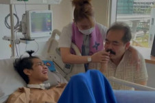Senangnya David Ozora Bisa Pegang Kumis Adam Suseno