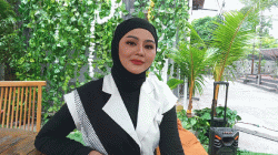 Mantap Berhijab, Jenita Janet Akan Bagikan Pakaiannya yang Lama, Gratis!