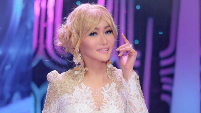 Diteror Oknum Pinjol, Inul Daratista Konsultasi ke Hotman Paris