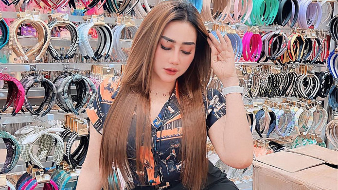 Profil Luluk Nuril, Seleb TikTok yang Viral Marahi Siswi Magang
