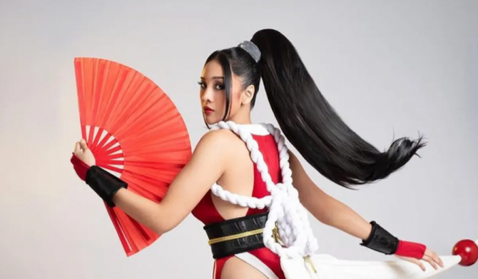 Viral! Potret Sensual Anya Geraldine Cosplay Jadi Mai Shiranui