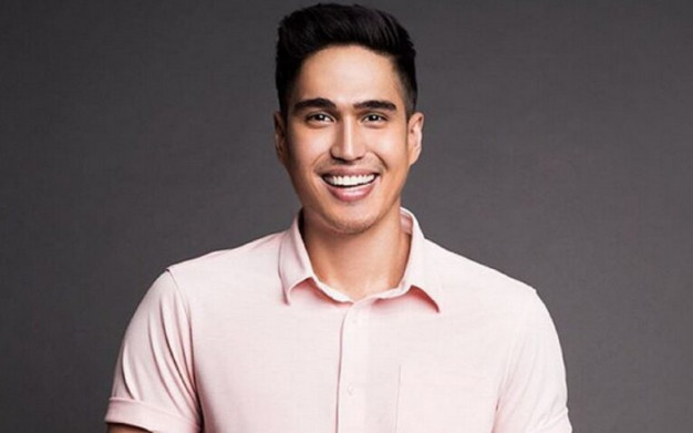 Jinsiy ravvin eng shafqatsiz hisoblanadi Chubby keksa tukli juda onanizm