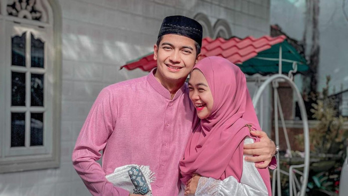 Teuku Ryan Kumpul dengan Orang Tua Bawa Moana, Ria Ricis Kembali Absen