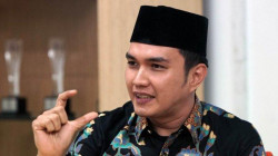 Aldi Taher Bayar Fidyah untuk Ibunda yang Belum Bisa Puasa