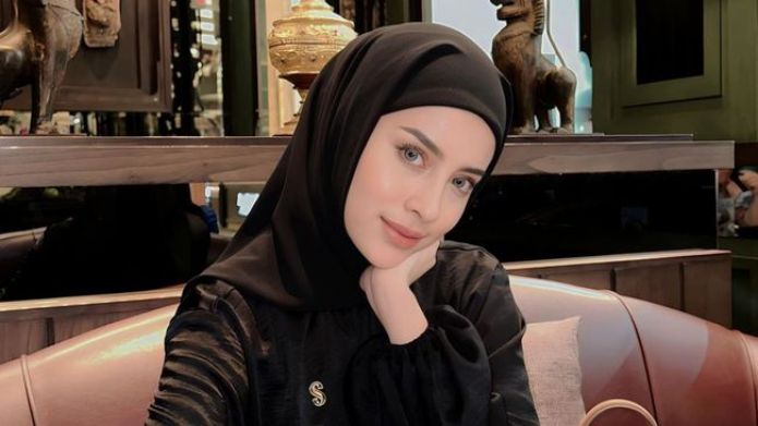 Dituding Telat Bayar Pengasuh, Ini Tanggapan Aghnia Punjabi