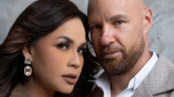 Melaney Ricardo Pamer Foto Liburan Keluarga, Absennya Tyson Lynch Kembali Dipertanyakan