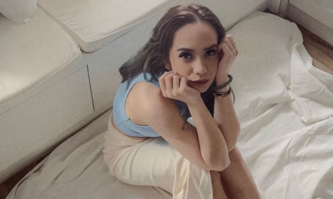 Putri Anne Diduga Bongkar Sosok Kekasih Arya Saloka, Inisial A