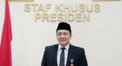 Dangerous Humans, Kisah Diaz Hendropryono Dari Kursi Stafsus Kepresidenan