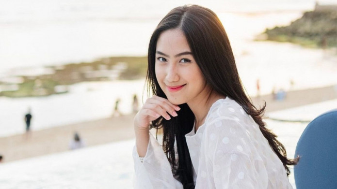 Penyesalan Tamara Tyasmara Rayakan Ulang Tahun Dante di Depan Makamnya