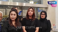 Melayat ke Rumah Duka, Yolo Ine & Teh Novi Ungkap Detik-detik Alvin Lim Meninggal Dunia
