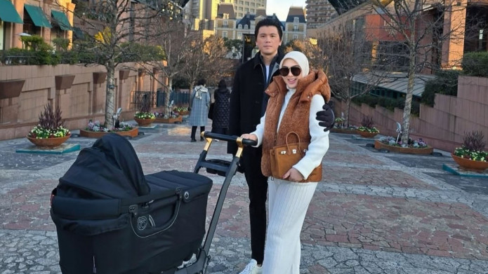 Usai Stroller & Tas Branded, Kini Skincare Syahrini Tuai Sorotan Netizen