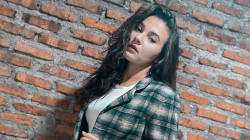 Penyebab Kecelakaan yang Dialami Larasati Nugroho Hingga Mobilnya Terbalik