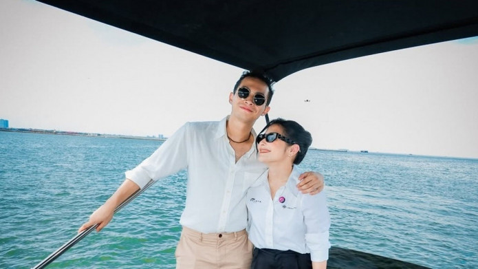 Dapat Buket Bunga, Prilly Latuconsina Siap Menyusul Angga Yunanda & Shenina?