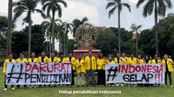 Ratusan Mahasiswa Lakukan Unjuk Rasa 'Indonesia Gelap' Buntut Pemotongan Anggaran