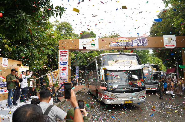 Mudik Gratis! 50 Bus Untuk 3.000 Pemudik Resmi Diberangkatkan Dari Masjid Istiqlal Jakarta ke Kota - Kota Di Jawa dan Sumatra