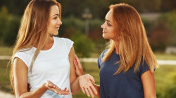 7 Cara Memancarkan Aura Positif agar Mudah Disenangi Orang Sekitar