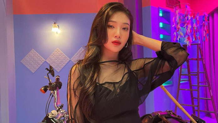 3 Cara Joy Red Velvet Menjaga Kecantikan Tanpa Harus ke Klinik