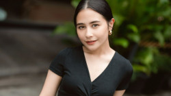 Keren, Prilly Latuconsina Bagikan Momen Saat Mengajar jadi Dosen