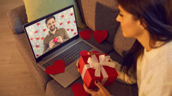 5 Zodiak yang Bisa Menjalani Hubungan LDR dengan Sukses