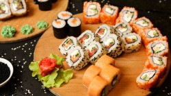 Tak Hanya Lezat, 5 Manfaat Makan Sushi yang Jarang Diketahui Orang