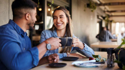 Ingin Meet Up dengan Lawan Jenis dari Aplikasi Dating? Perhatikan 7 Hal Ini