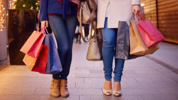 9 Tips Menjadi Jastiper Saat Liburan agar Tidak Boncos