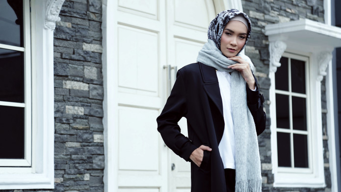9 Cara Merawat Rambut bagi Wanita Berhijab agar Tetap Sehat dan Kuat