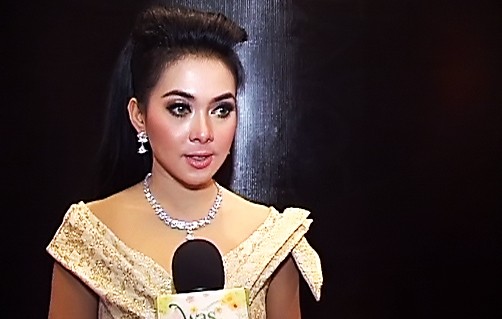 Jambul Gorong Sudirman Syahrini Sindir Gubernur DKI
