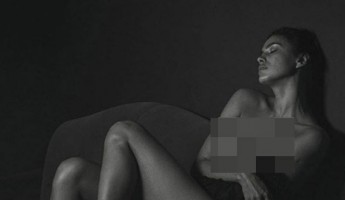 Rayakan Hari Menyusui Sedunia, Irina Shayk Nekat Pose Bugil