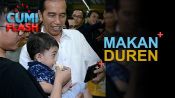 Makan Duren, Jokowi Selfie Bareng Jan Ethes