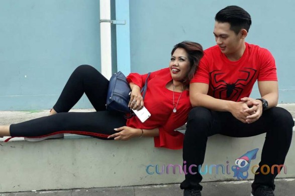 Hamma uchun bitta olomon, juda kop porno Ot va chotka