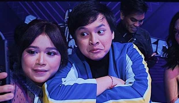 Oriq qiz va semiz xoroz