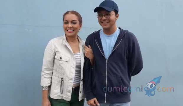 Qizlarning hol mushuklari fotosuratlari